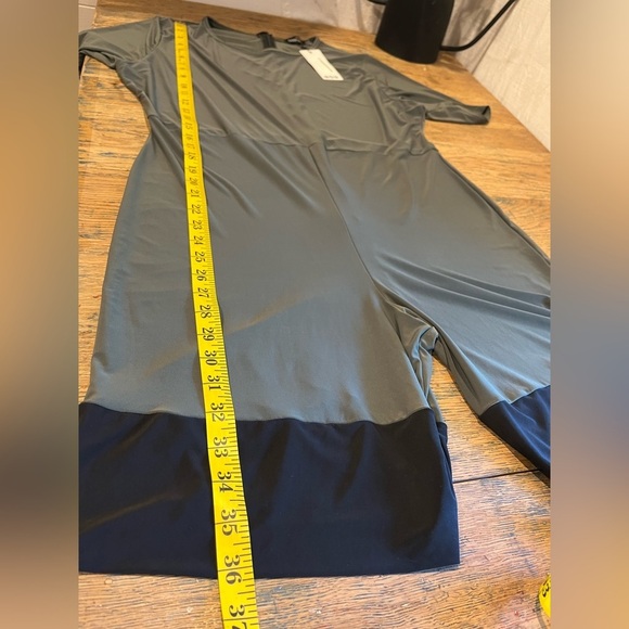 Boohoo Colorblock Romper – NWT – Size 18 - Picture 5 of 9